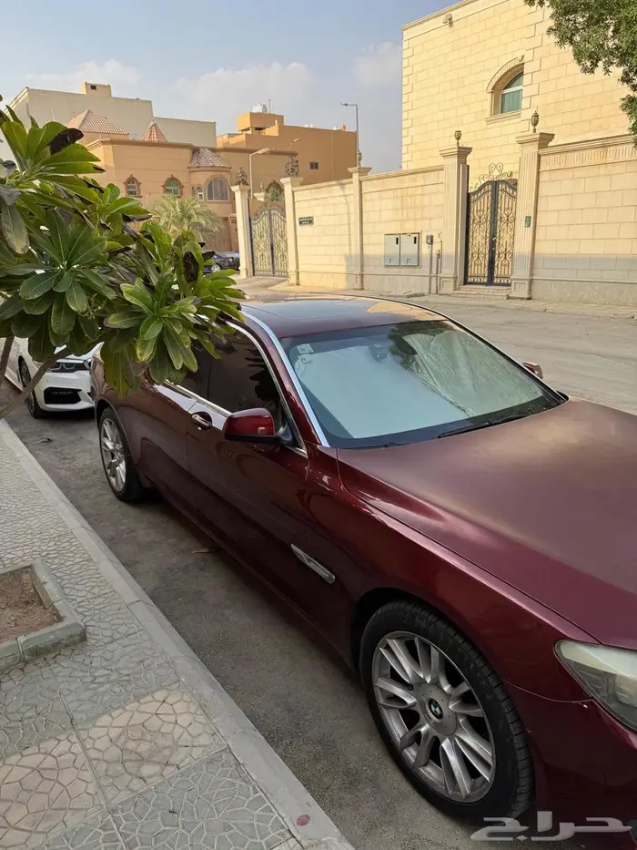 بي ام 740 2010 ممشى قليل 1