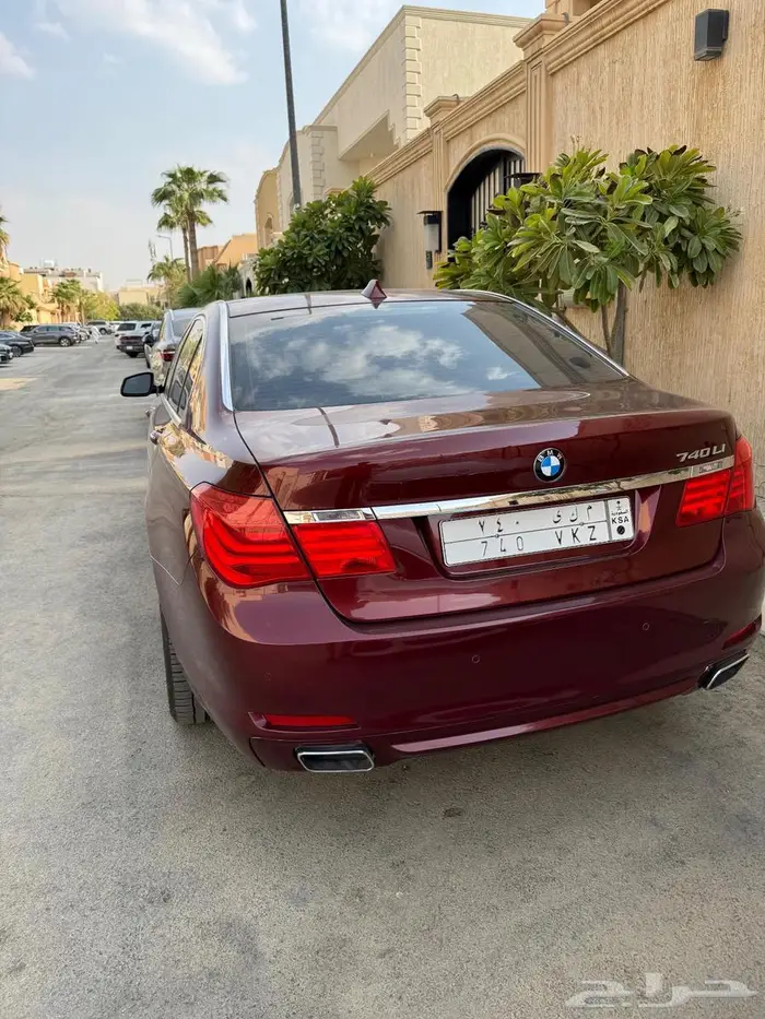 بي ام 740 2010 ممشى قليل 3