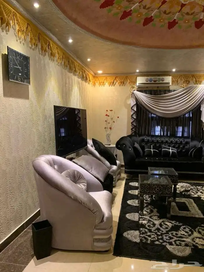 للبيع طقم كنب 5 قطع (كنبة ثلاثية   2 ثنائي   2 مفرد) 1