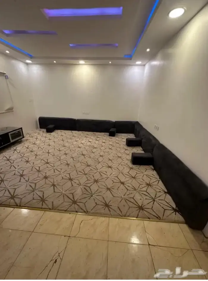 اثاث كنب وفرشه وطاوله تلفزيون 2