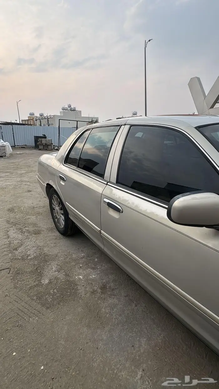 فورد جراند ماركيز 2008 3