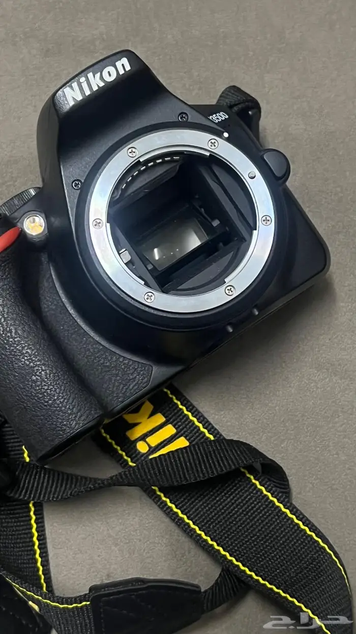 كاميرا نيكون D3500 مع عدسة 50mm مع الشاحن 3