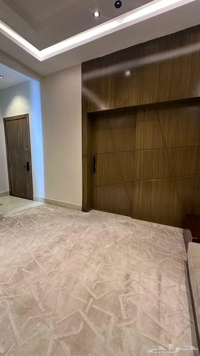 شقة فاخرة مودرن مؤثثة بالكامل للايجار (عوائل-شهري 7500ريال) 4