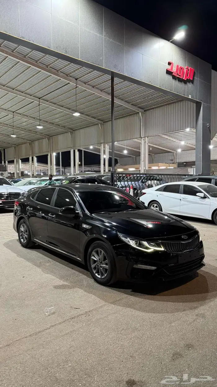 كيا اوبتيما 2020 عداد 93000 اسود نص فل 0