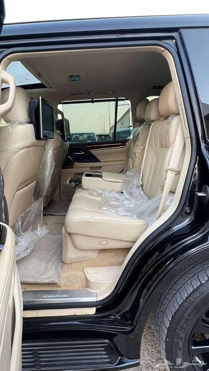 لكزس LX570 موديل 2020- معرض خلف للسيارات 8