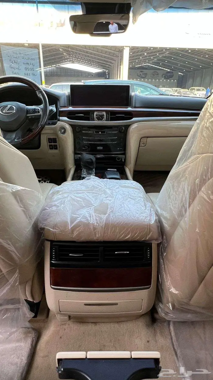 لكزس LX570 موديل 2020- معرض خلف للسيارات 9