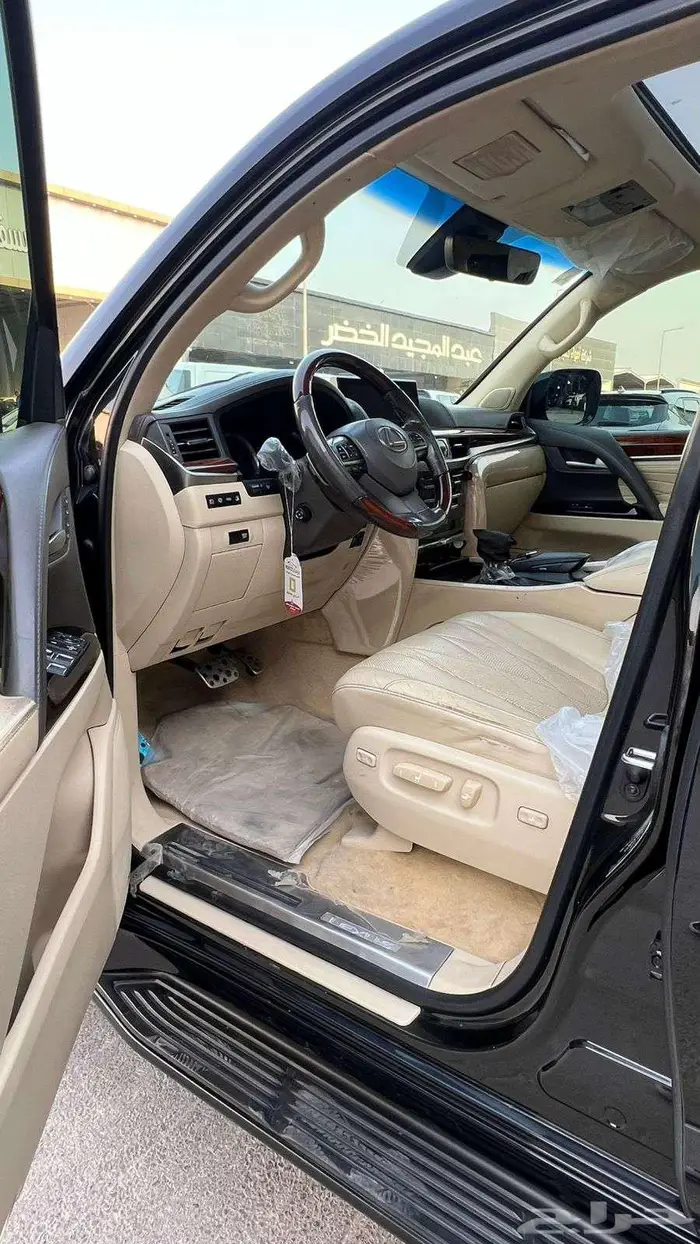 لكزس LX570 موديل 2020- معرض خلف للسيارات 13