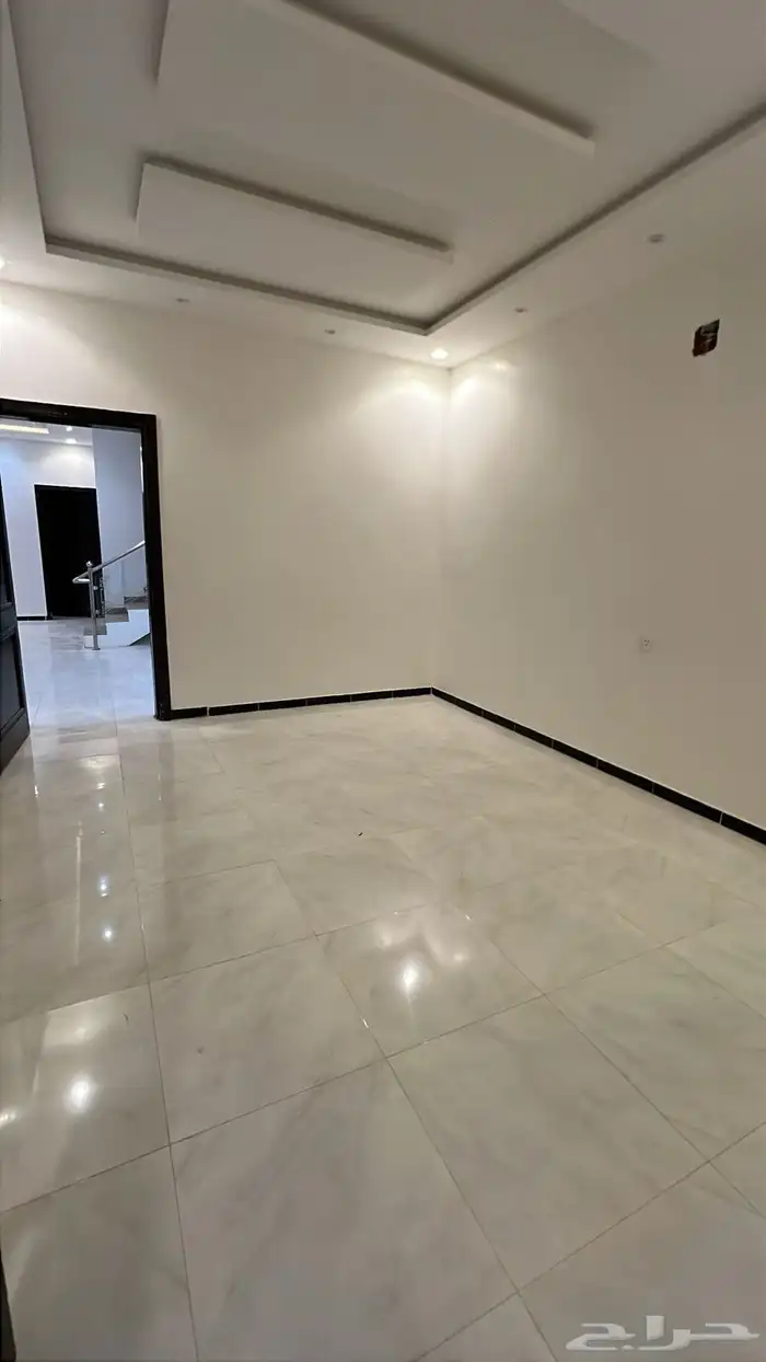 فيلا للإيجار حي العوالي 9