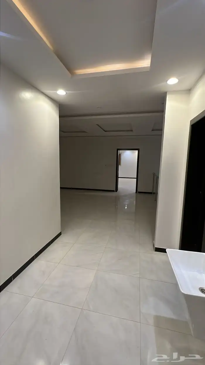 فيلا للإيجار حي العوالي 7