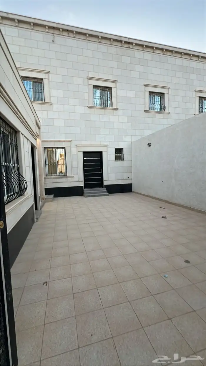 فيلا للإيجار حي العوالي 0