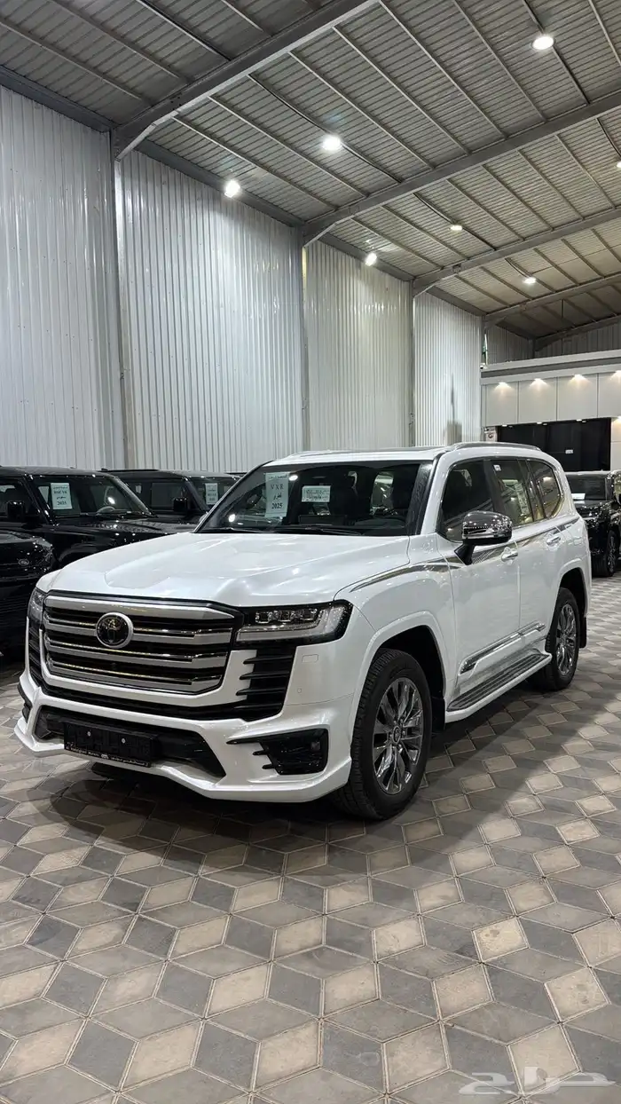 لاندكروزر - VXR - فل كامل - خليجي - 2025 1