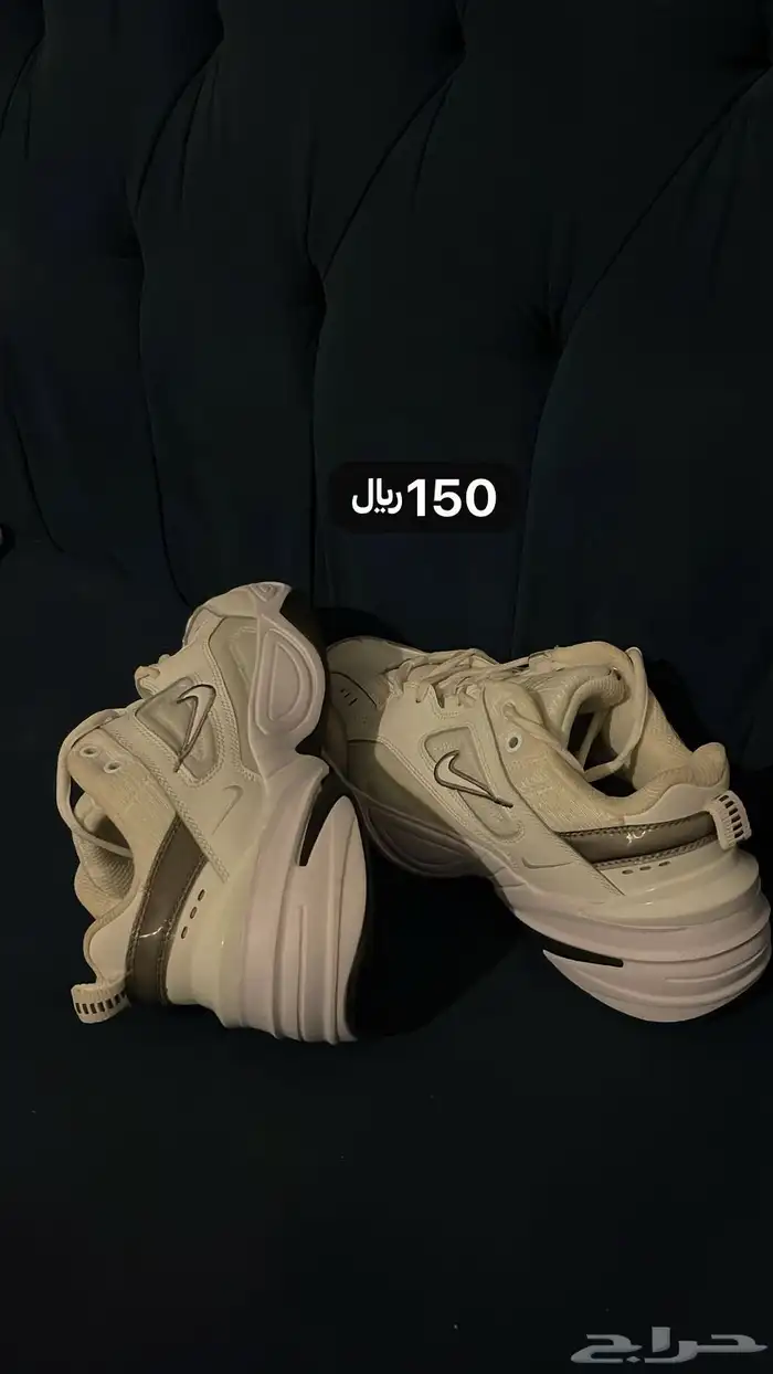 أحذيه رياضيه للبيع جديده سبب البيع طلعت كبيره مقاس 43 0