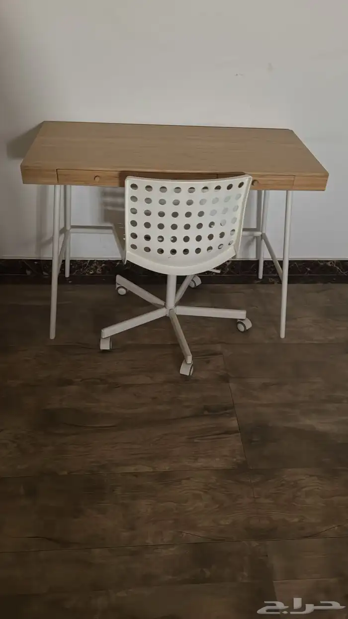 طاولة و كرسي للبيع 350 0