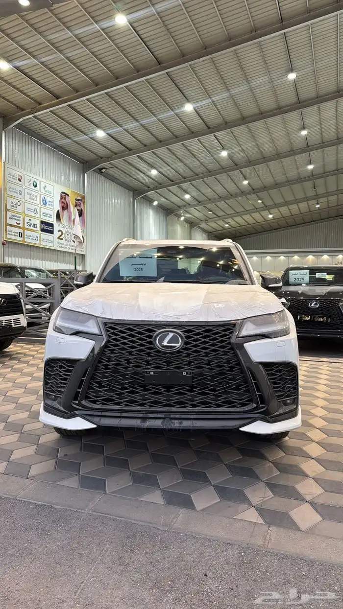 لكزس LX600 - أف سبورت - بريمي - 2025 0