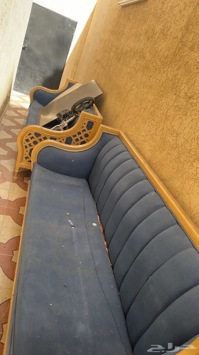 اثاث مكيف سبلت درج ملابس كنب ابيض كنب ازرق طاوله مجلس طاوله 6