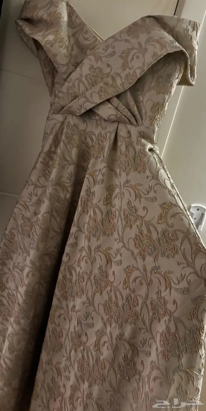 فستان للبيع لبس مره وحده 0