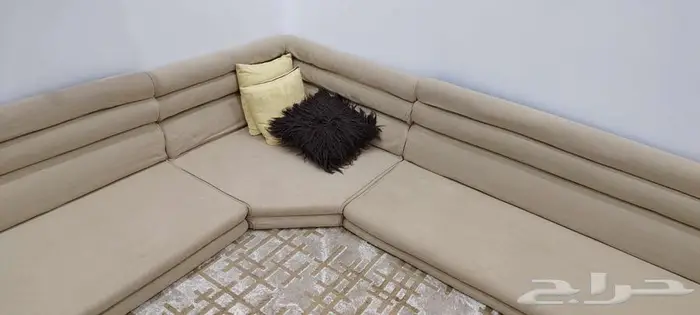 للبيع كنب ارضى بحاله جيده 2