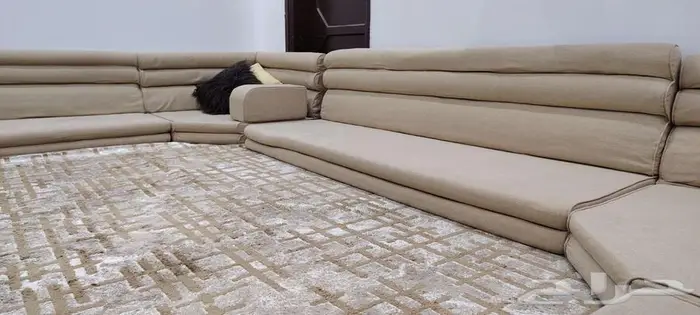 للبيع كنب ارضى بحاله جيده 3