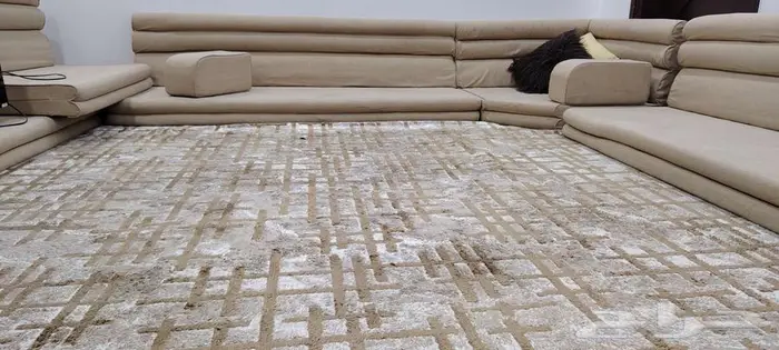 للبيع كنب ارضى بحاله جيده 1