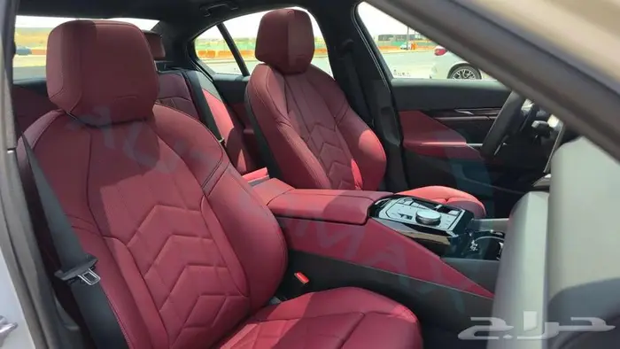 2025 BMW 5-SERIES 520i 2.0T RWD GCC 0Km ضمان الوكيل 20