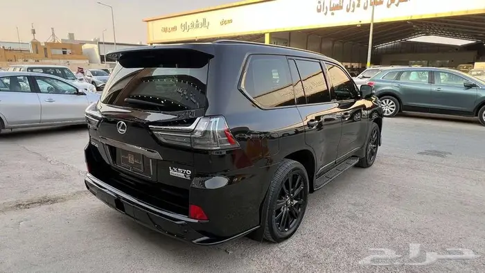 لكزس LX570 موديل 2020- معرض خلف للسيارات 5
