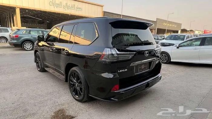 لكزس LX570 موديل 2020- معرض خلف للسيارات 6