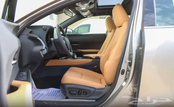 لكزس UX. 300.AHهايبرد موديل 2025 8