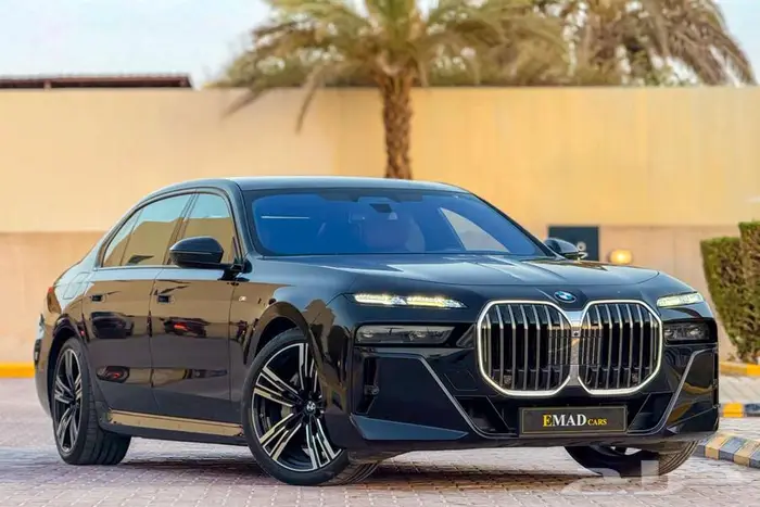 BMW 735i M KIT 2023 اسود خليجي تحت الضمان 0