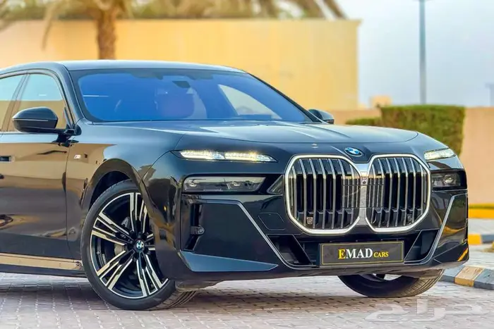 BMW 735i M KIT 2023 اسود خليجي تحت الضمان 1