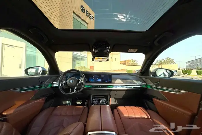 BMW 735i M KIT 2023 اسود خليجي تحت الضمان 6