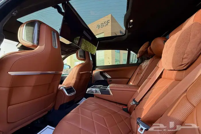 BMW 735i M KIT 2023 اسود خليجي تحت الضمان 9