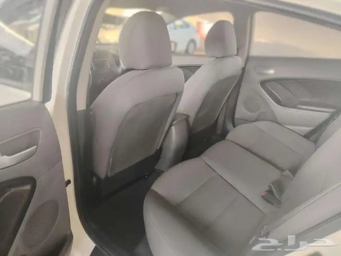 كيا سيراتو 2017 10