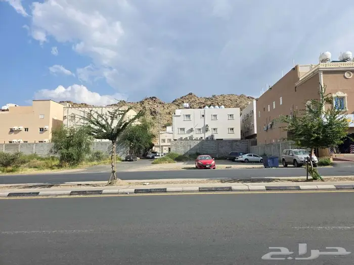 للايجار ارض بالوسام شارع الثلاثين امام مجمع البنات 1
