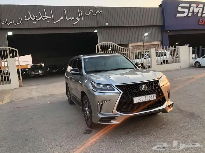 جيب لكزس LX570 (مخزن عداد قليل 77 ألف km) 4
