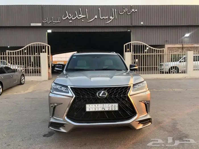 جيب لكزس LX570 (مخزن عداد قليل 77 ألف km) 2