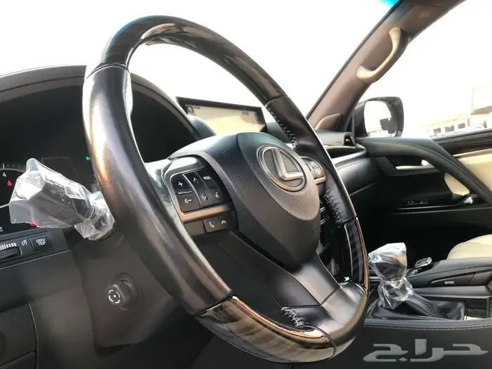 جيب لكزس LX570 (مخزن عداد قليل 77 ألف km) 28
