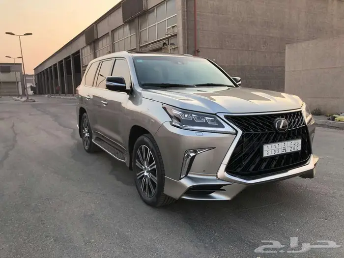 جيب لكزس LX570 (مخزن عداد قليل 77 ألف km) 6