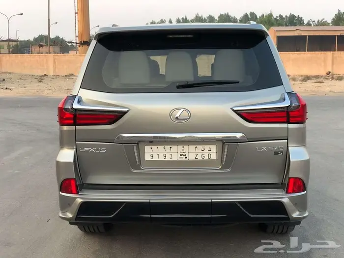 جيب لكزس LX570 (مخزن عداد قليل 77 ألف km) 3