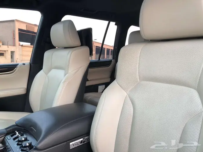 جيب لكزس LX570 (مخزن عداد قليل 77 ألف km) 25