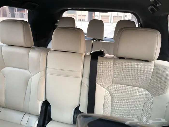 جيب لكزس LX570 (مخزن عداد قليل 77 ألف km) 30