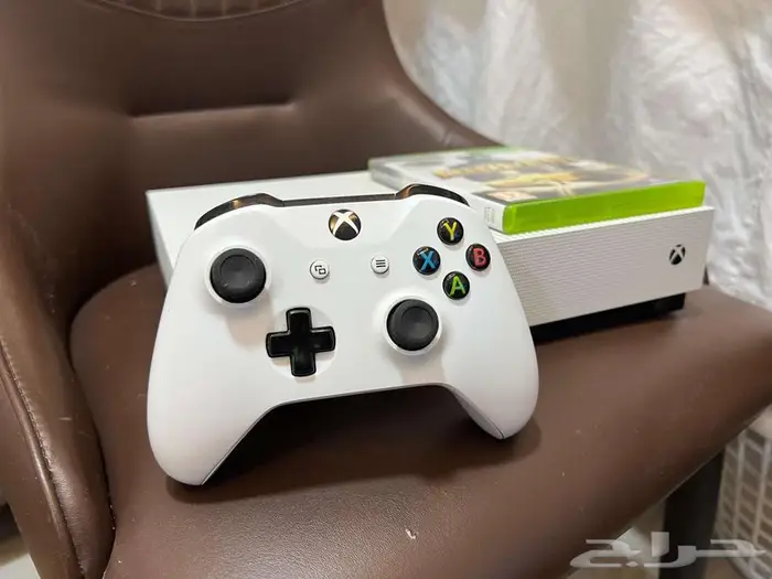 اكس بوكس ONE S واحد تيرا مستعمل 4