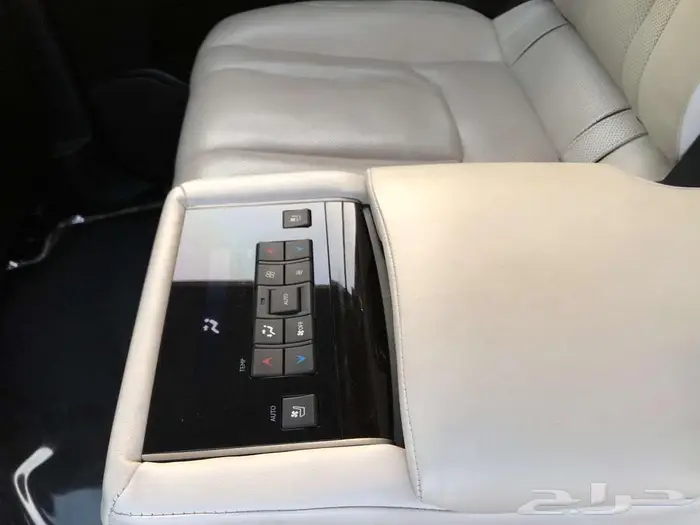 جيب لكزس LX570 (مخزن عداد قليل 77 ألف km) 34
