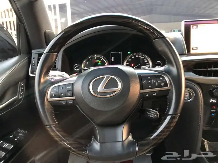 جيب لكزس LX570 (مخزن عداد قليل 77 ألف km) 18