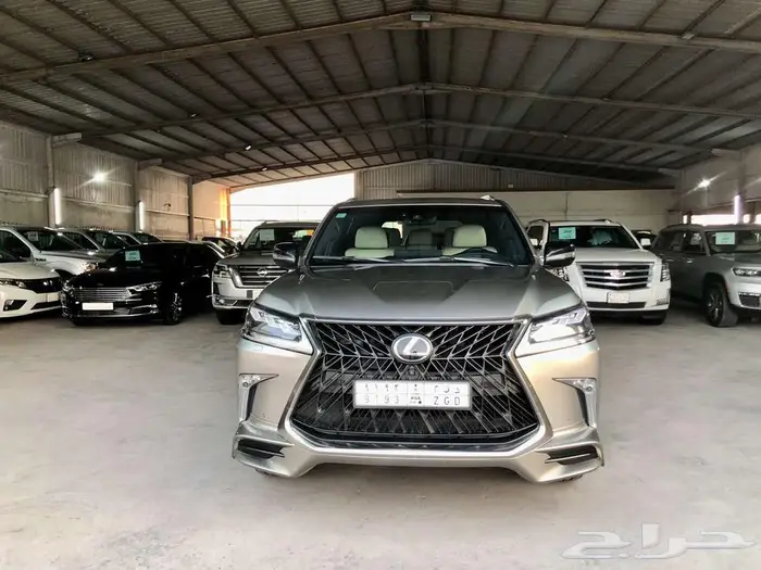 جيب لكزس LX570 (مخزن عداد قليل 77 ألف km) 14