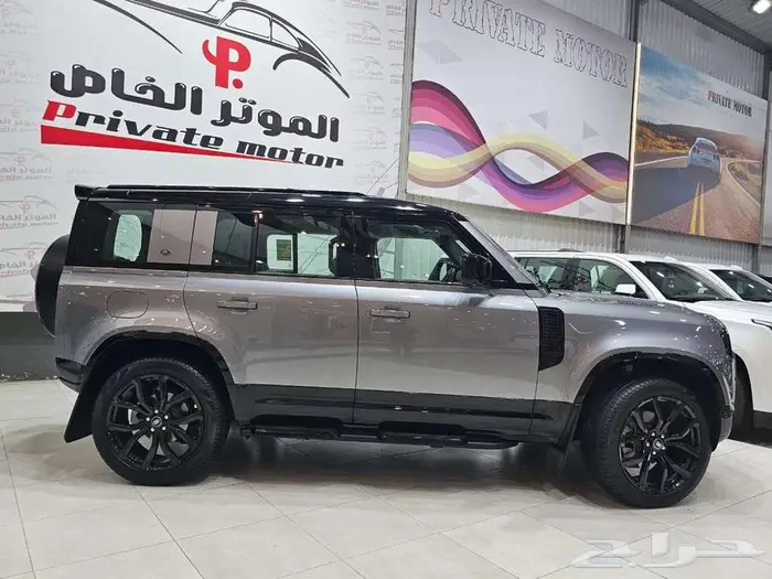 لاند روفر ديفندر 2023 10