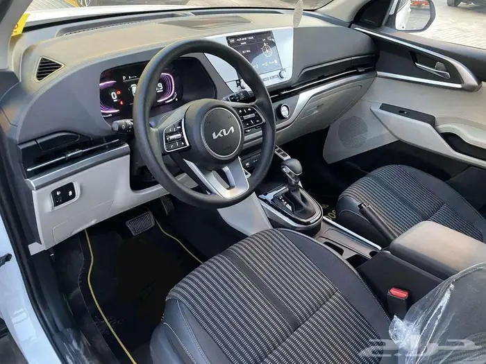 ارخص سيارة عائلية 7 مقاعد كيا - كارينز - نص فل - 2025 10