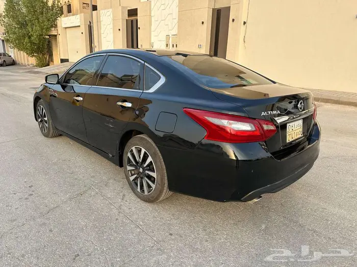 2018 Nissan Altima mid option for urgent sales 5