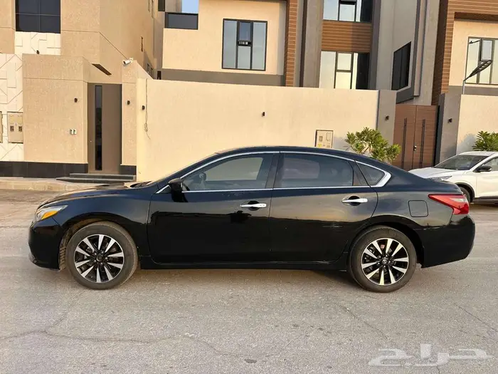 2018 Nissan Altima mid option for urgent sales 13
