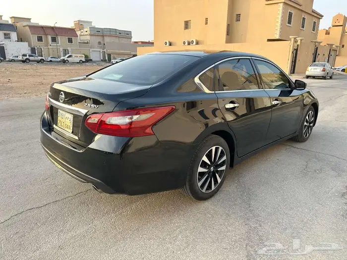 2018 Nissan Altima mid option for urgent sales 2