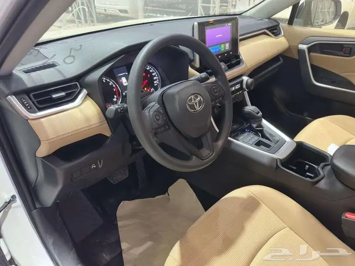 تويوتا راف فور LE بنزين دفع رباعي 2025 4